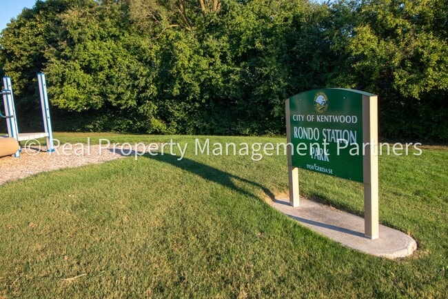 Building Photo - 2-Bed, 1-Bath Upper Unit with Garage & Porch – Steps from Paul Henry Trail