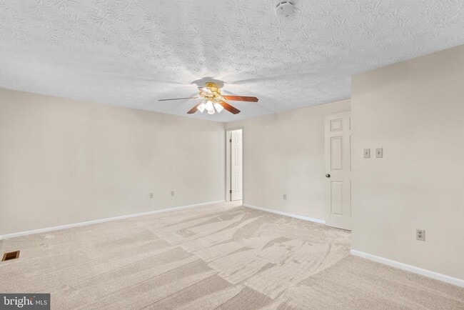 Building Photo - 15649 Mews Ct