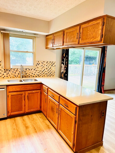 Building Photo - 248 Pampas Ct