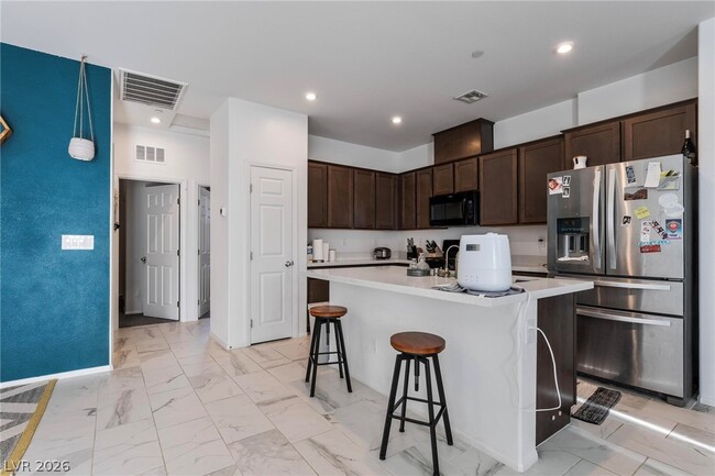 Building Photo - 1299 Raritan Pl