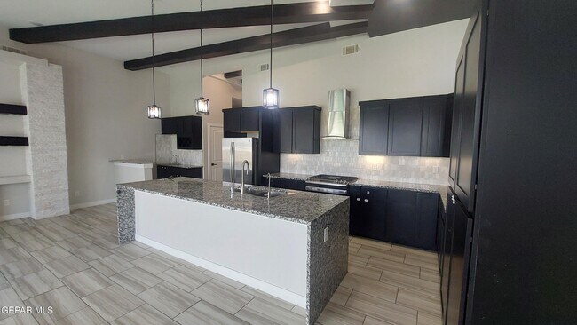 Building Photo - 12349 Desert Wolf Ave