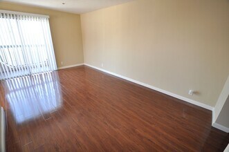 Building Photo - 5002