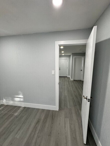 Building Photo - 3012 Ybor St