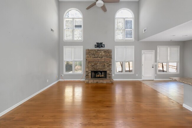 Building Photo - 13065 Tidewater Crossing