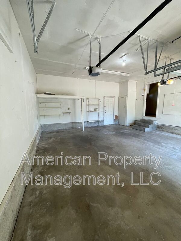 Building Photo - 5147 S Toledo Ave