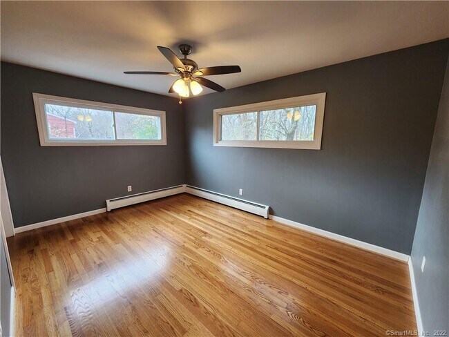 Building Photo - 24 Savi Ave