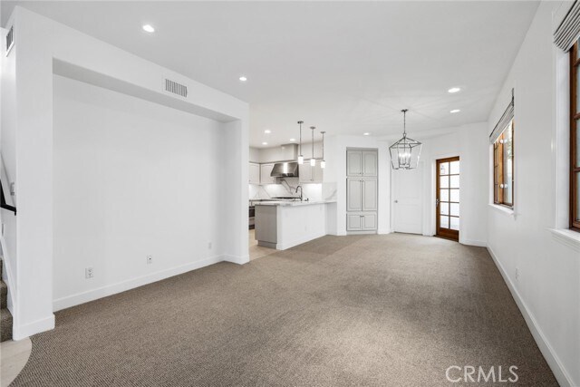 Building Photo - 502 Goldenrod Ave