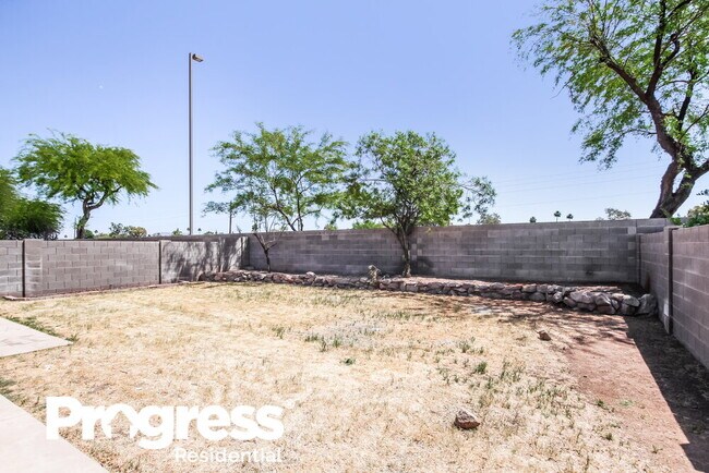 Building Photo - 2613 S Ananea