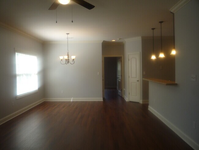 Building Photo - 121 Lagoon Dr