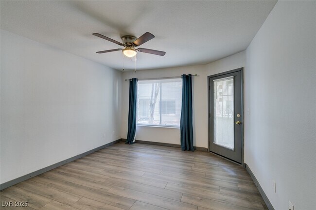 Building Photo - 3168 Tarpon Dr