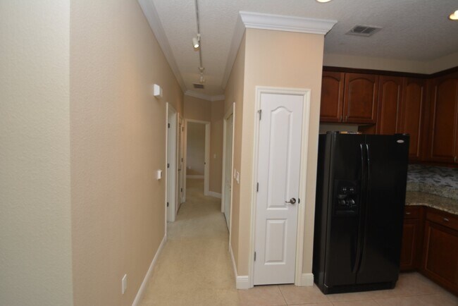 Building Photo - Tidelands Condo! Community amenities!