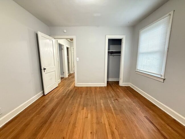 Building Photo - Adorable Cottage in East Nashville!