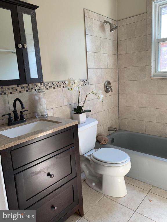 Building Photo - 6408 Winnepeg Rd