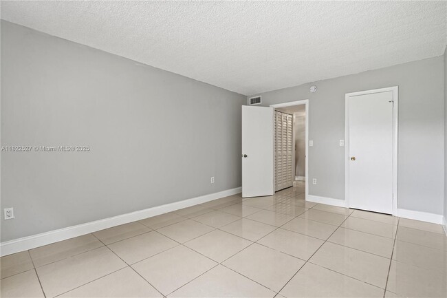 Building Photo - 301 NW 177th St