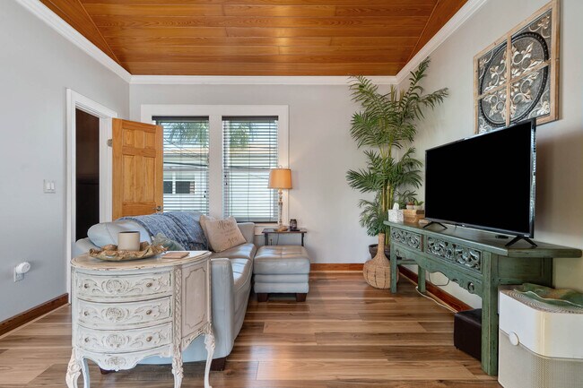 Building Photo - 113-112 12th Ave