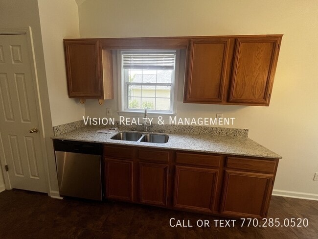 Building Photo - 64 Wooddale Ln