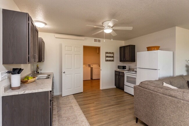 Building Photo - 3 Bedroom, Single-story Townhomes for rent...