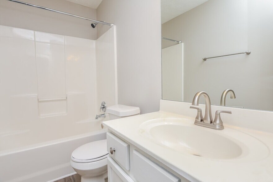 Building Photo - 1374 Ivey Pointe Dr SE