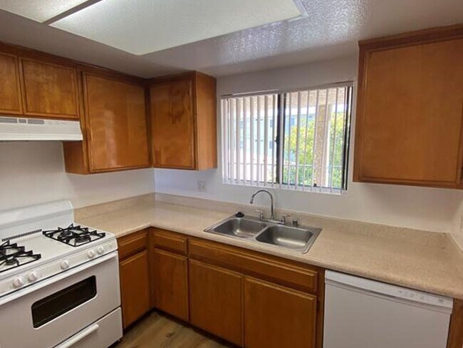 Interior Photo - 14020 Yukon Avenue,
