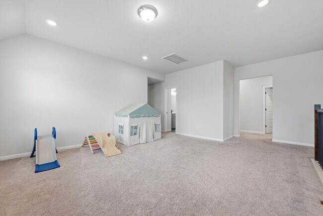 Building Photo - 17616 Chino Ln