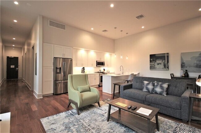 Open Living Areas - 820 Union St