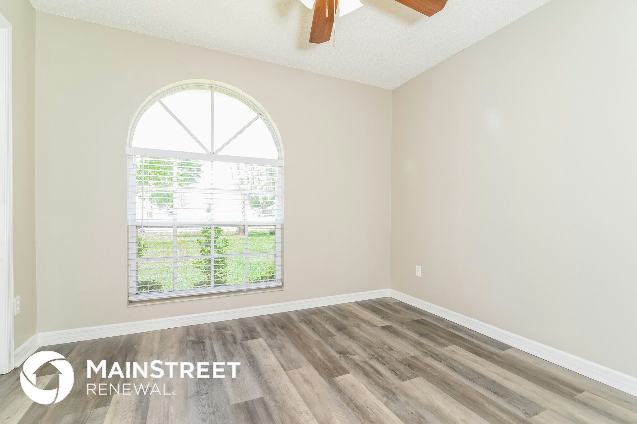 Building Photo - 2613 Waterview Dr