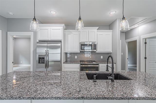 Building Photo - 117 W Sears St