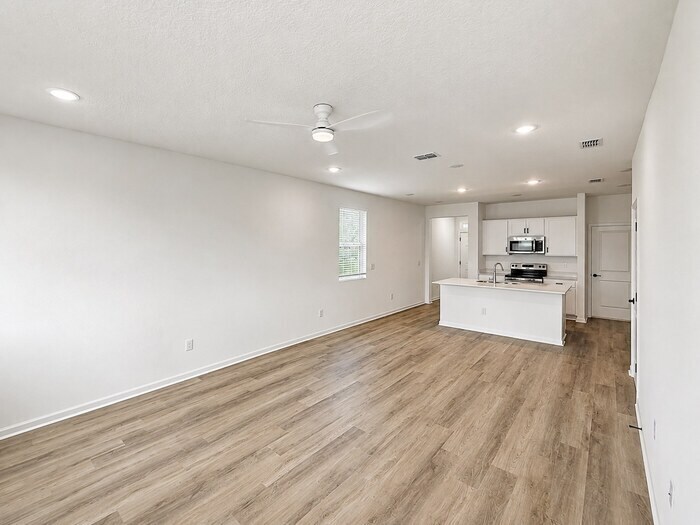 Building Photo - 8662 Elmo Ln