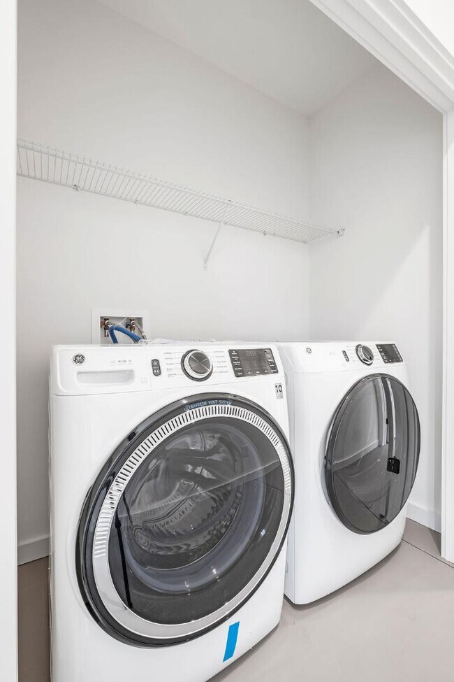 Building Photo - 1244 1st Ave S