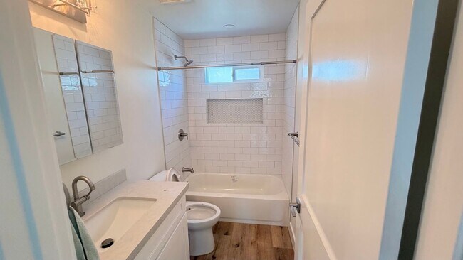 Building Photo - 2036 Primrose Way