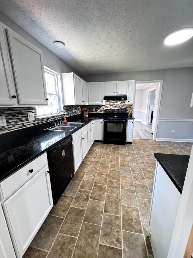 Building Photo - 2469 English Station Dr