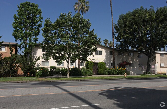 Building Photo - 5061 Woodman Ave