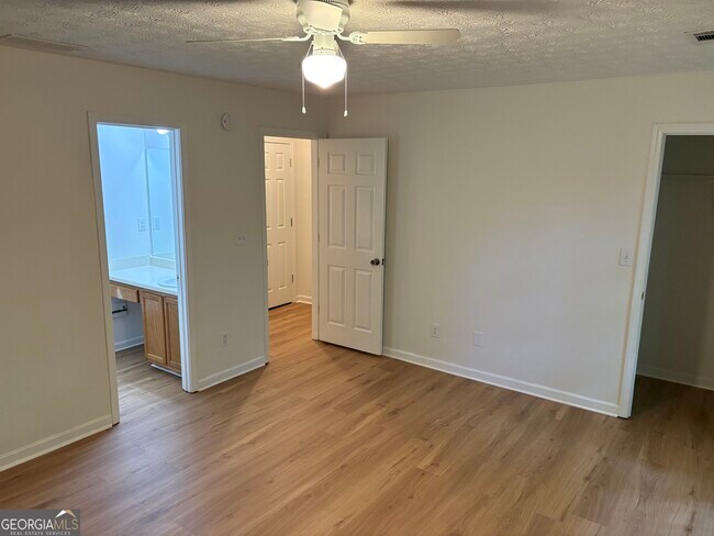 Building Photo - 4601 Logan Way