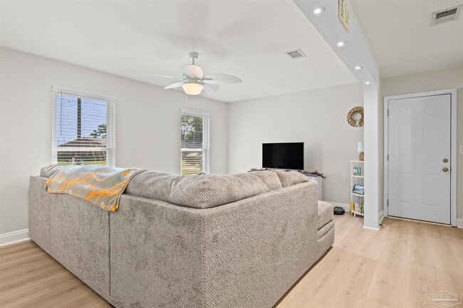 Building Photo - 4570 Yacht Harbor Dr