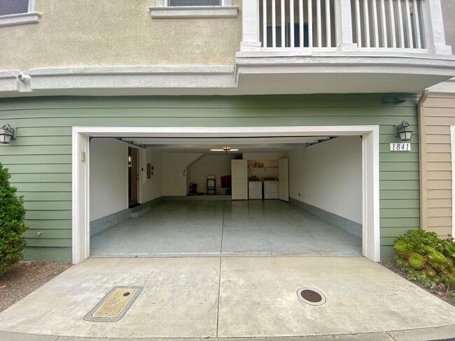 Building Photo - 1841 Belize Ln