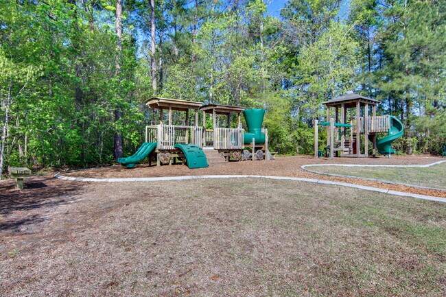 Building Photo - 200 Woodward Rd