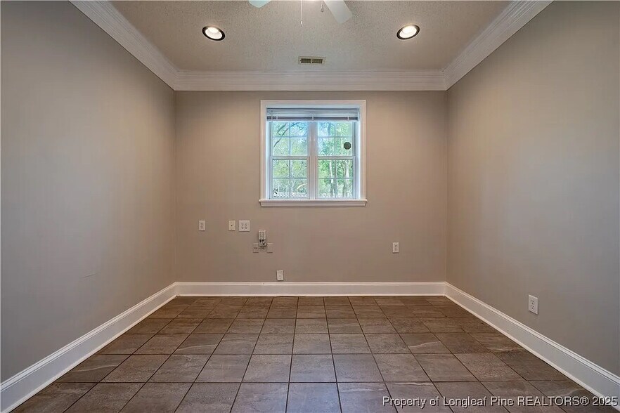 Building Photo - Room in House on Feldspar Way