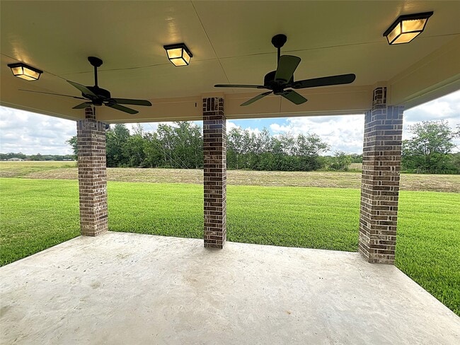 Building Photo - 9723 Highland Pointe Dr