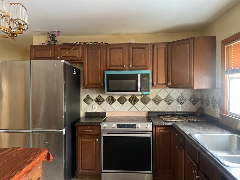 Building Photo - 31 Orne St