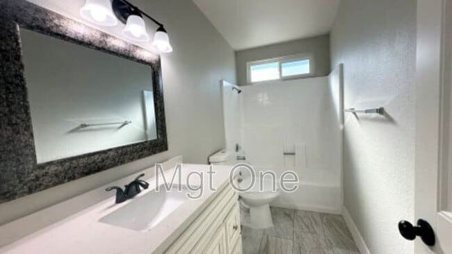 Building Photo - 25683 San Lupe Ave