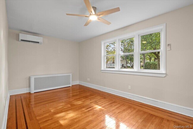 Building Photo - 78 Violet Ave