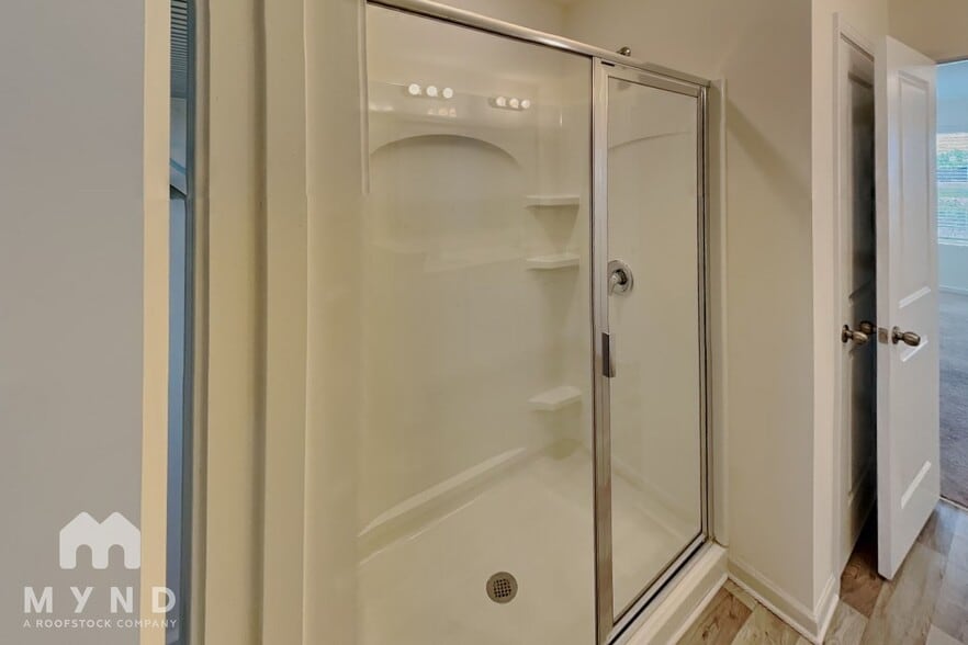 Building Photo - 354 Rayland St