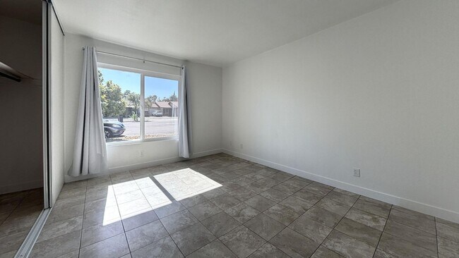 Building Photo - 228 Janan Ct