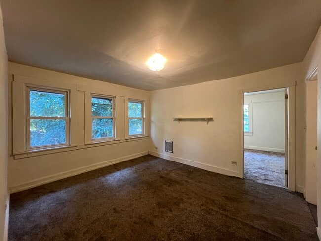 Building Photo - 1207 Sarah St