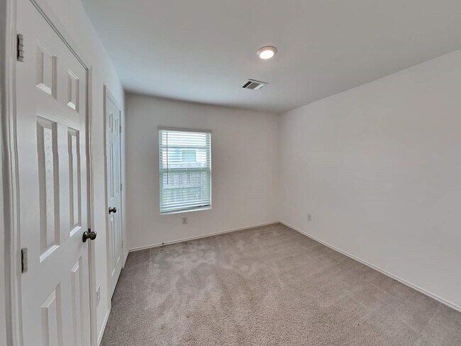 Building Photo - 5928 Rimini Landing Ln