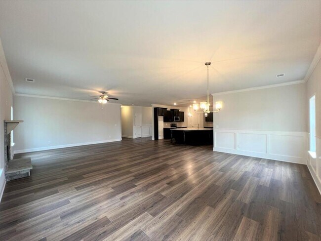 Building Photo - 130 Hawthorn Ln