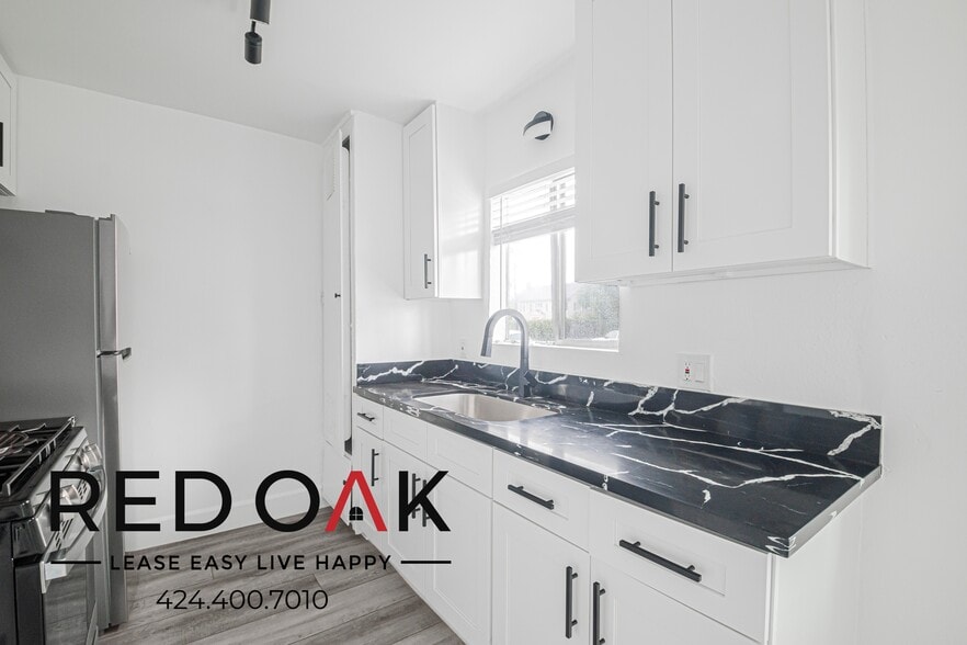 Building Photo - 630 N Cerritos Ave