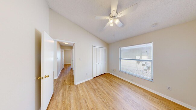 Building Photo - 3Bed/ 2Bath Home Available Now In Southcha...