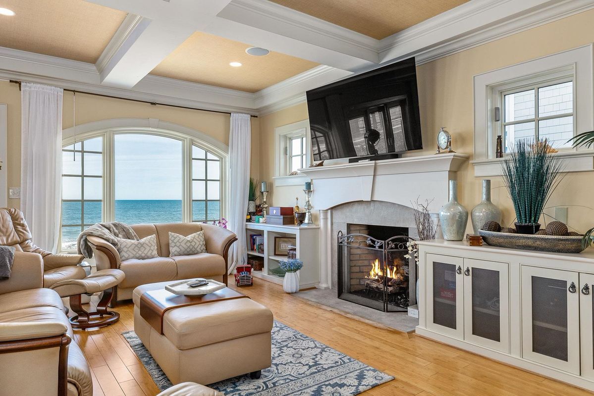 Building Photo - 1138 Ocean