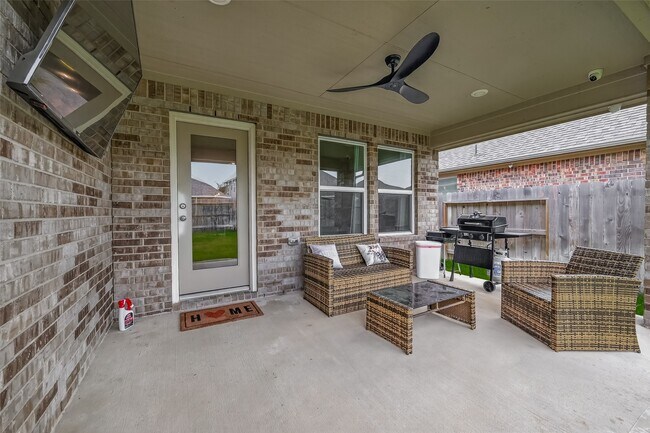 Building Photo - 20223 Sagebrush Hollow Dr